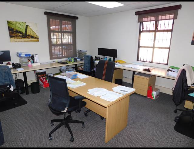 120M² OFFICE TO LET IN ROBINDALE